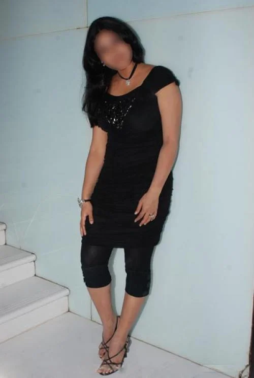 Call Girls Anand Lok